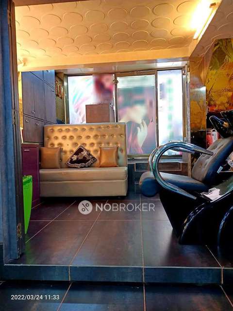 Shop in Lokhandwala Complex, Mumbai for sale 