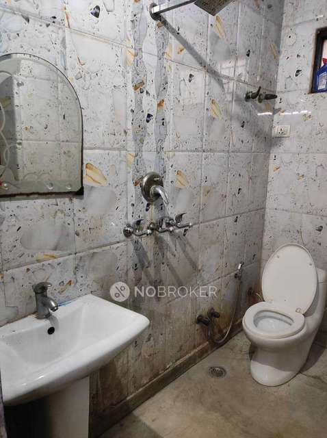 1 BHK Flat In Standalone Bilding For Sale  In Mohan Garden