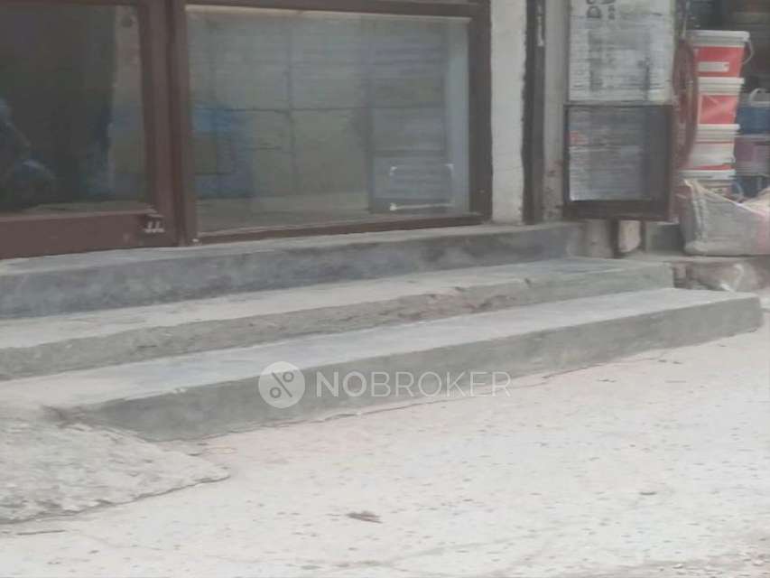 Shop in Mehrauli, Delhi for Rent 