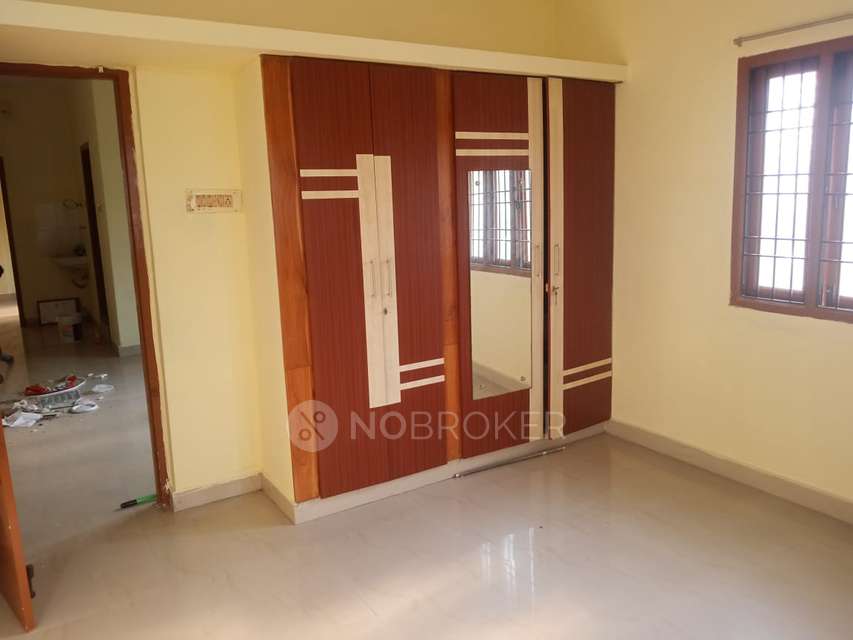 2 BHK Flat In Lakshmi Nagar, Porur for Rent  In 6th Main Road