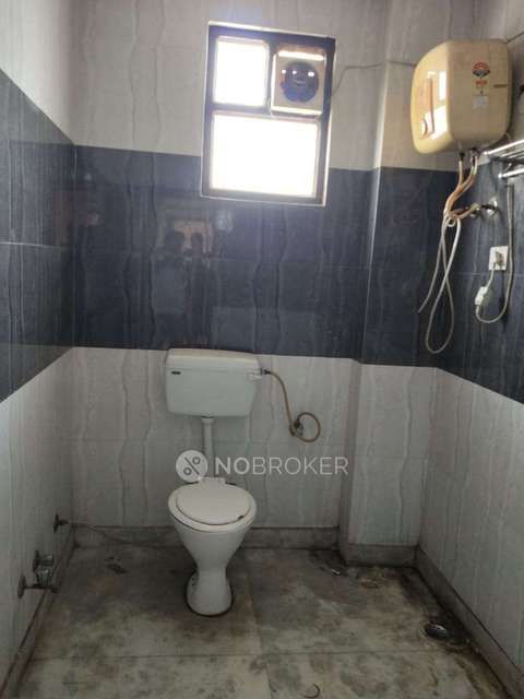 3 BHK Flat In Standaloen Building  For Sale  In Uttam Nagar