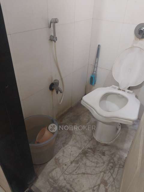 1 BHK Flat In Rna Complex For Sale  In Santacruz East