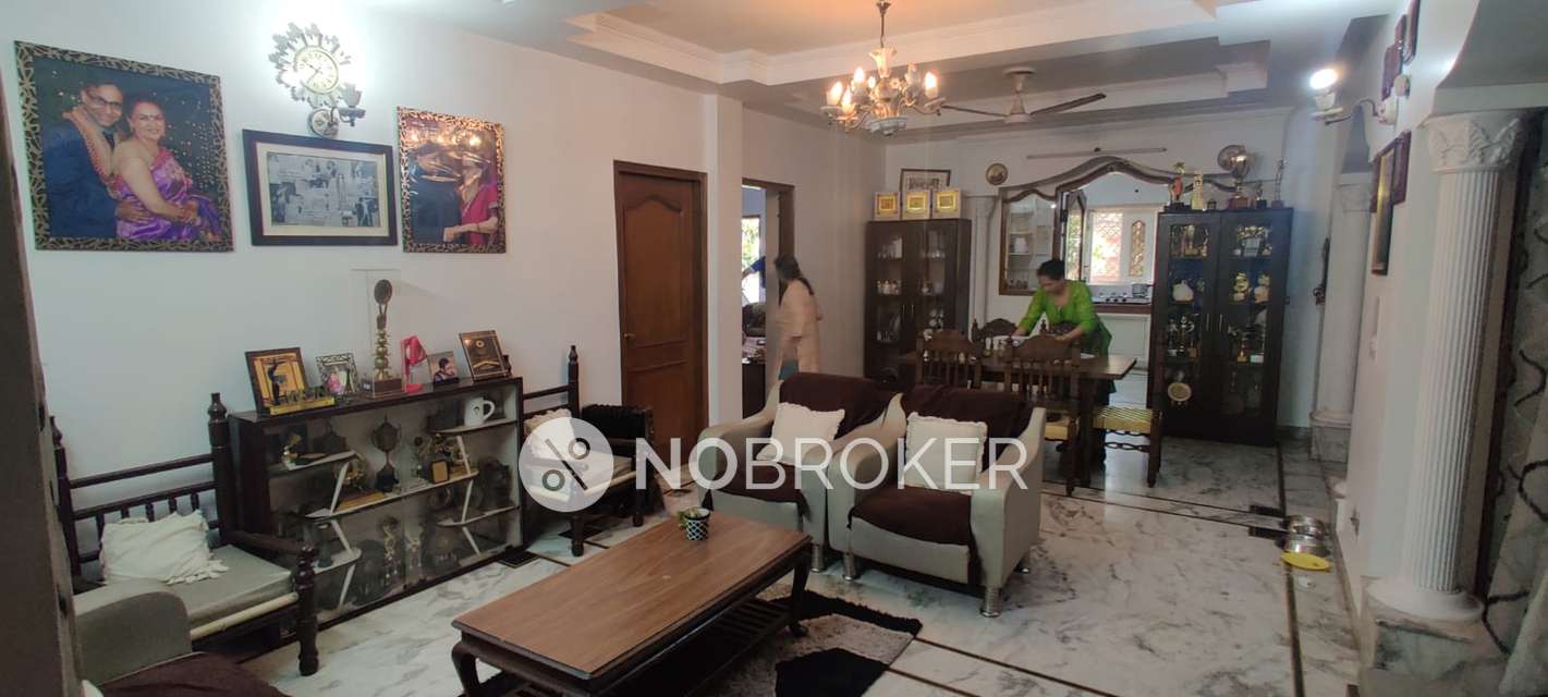 4+ BHK Flat In Standalone Building  For Sale  In  Civil Lines