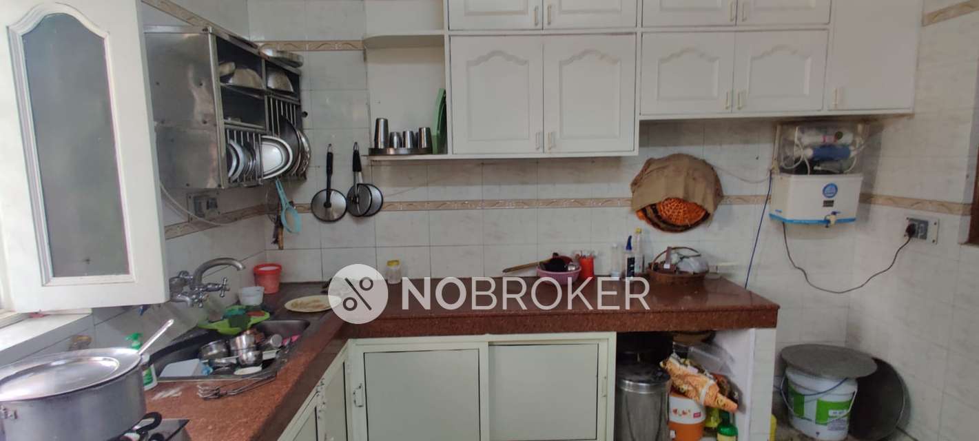 4+ BHK Flat In Standalone Building  For Sale  In  Civil Lines