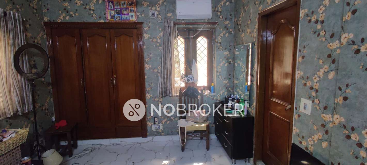 4+ BHK Flat In Standalone Building  For Sale  In  Civil Lines