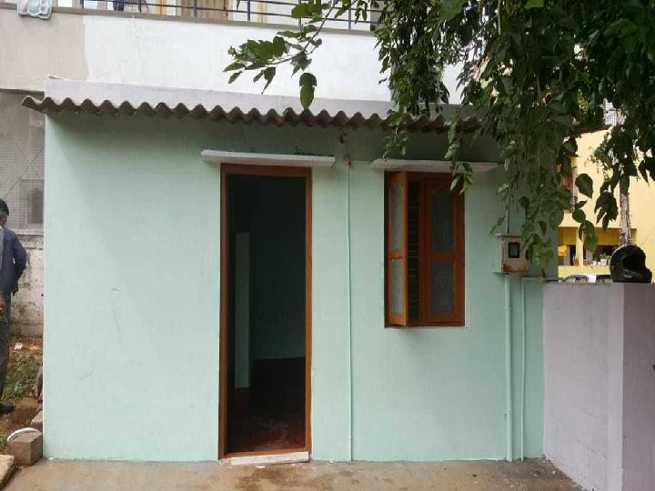 Independent House Prestige Bagamane temple bells Rent WITHOUT BROKERAGE Semifurnished 1 RK