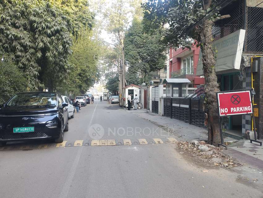 2 BHK Flat In A For Sale  In Panchsheel Park