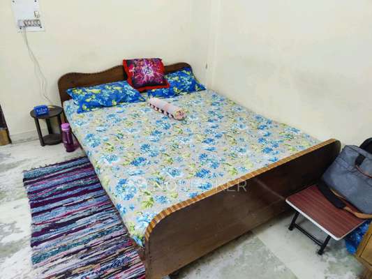 3 BHK Flat In Paryavaran Complex for Rent  In Sainik Farm