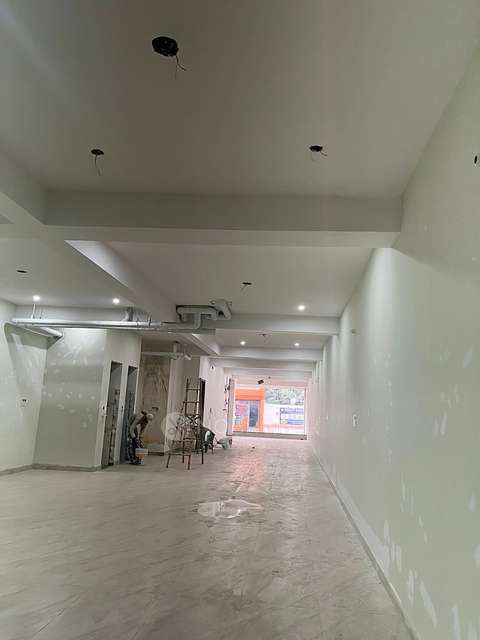 Showroom in Garhi, Raj Nagar Extension, Ghaziabad for Rent 