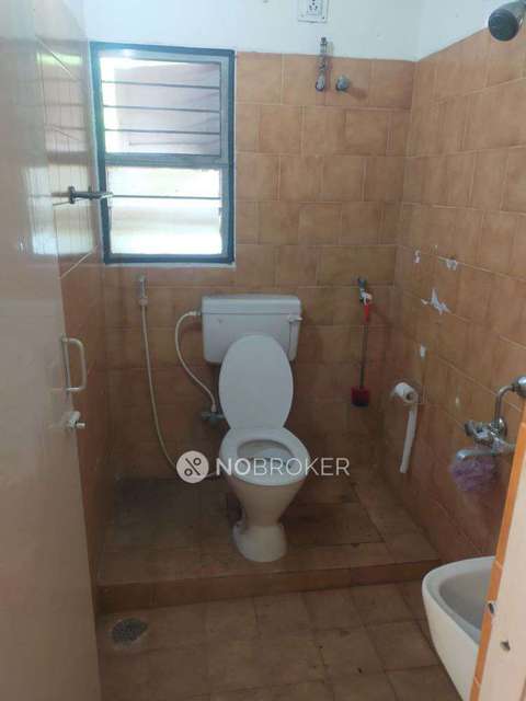 2 BHK Flat In Ramaniyam Lalitha, Thiruvanmiyur For Sale  In Valmiki