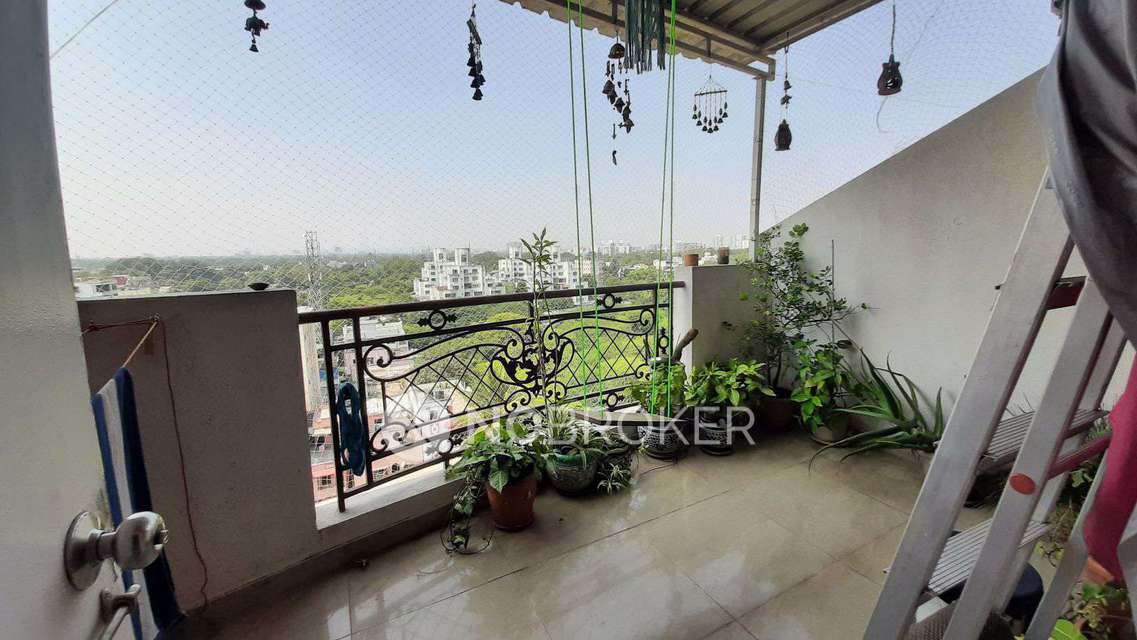 3 BHK Flat In M Vijay Spring Bloom For Sale  In Ghorpadi