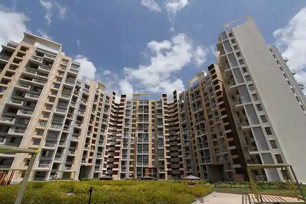 2 BHK Flat In Mahindra Cenralis for Rent  In Pimpri Colony
