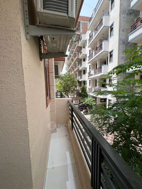 3 BHK Flat In Dlf Phase 3 for Rent  In Sector 24