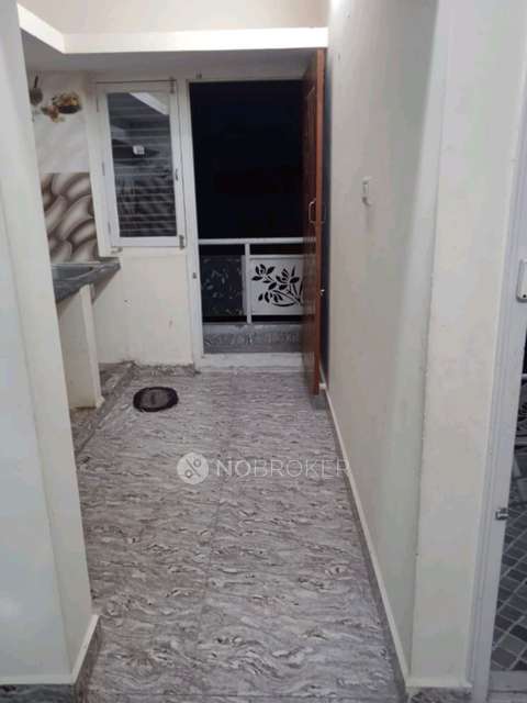 1 BHK Flat In Standalone Building  for Rent  In Kadugondanahalli