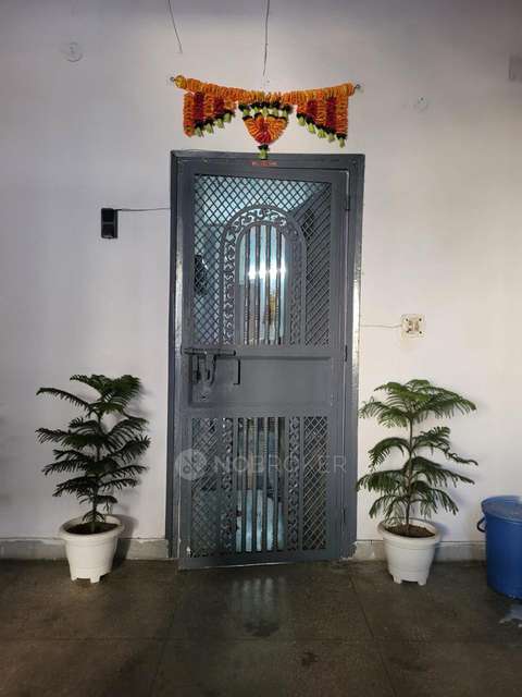 2 BHK Flat In Sai Apartment For Sale  In Sector 13, Rohini