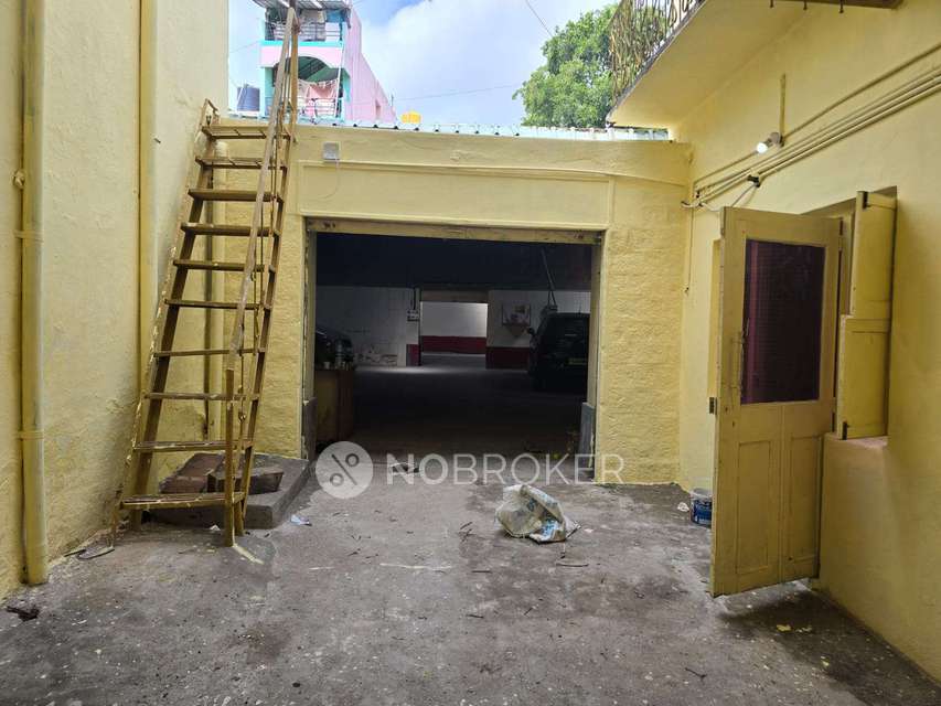 Godown/Warehouse in Someshwarpura, Bangalore for Rent 