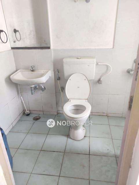 2 BHK Flat In Neelkamal Apartments For Sale  In Kazhipattur,