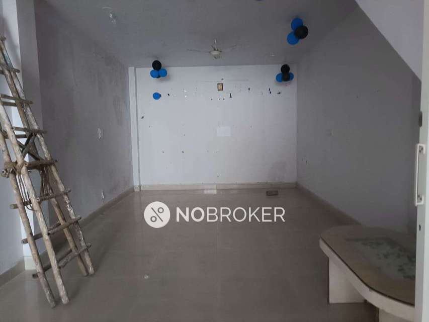 Shop in Laxmi Nagar, Delhi for sale 