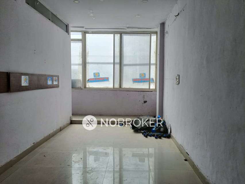 Shop in Laxmi Nagar, Delhi for sale 