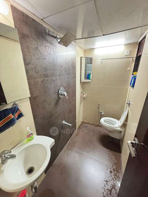 2 BHK Flat In Olympia Tower For Sale  In Jacob Circle