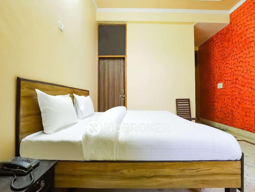 4+ BHK Flat For Sale  In  Sector 108