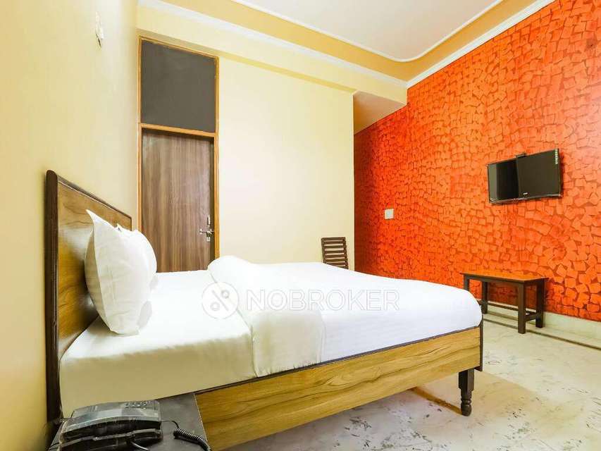 4+ BHK Flat For Sale  In  Sector 108