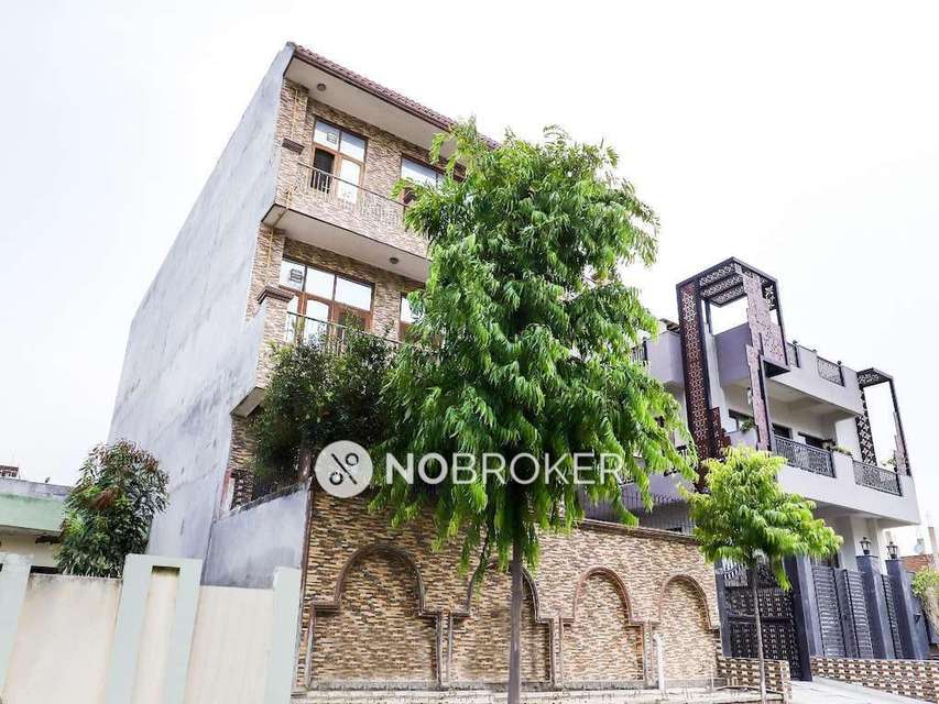 4+ BHK Flat For Sale  In  Sector 108