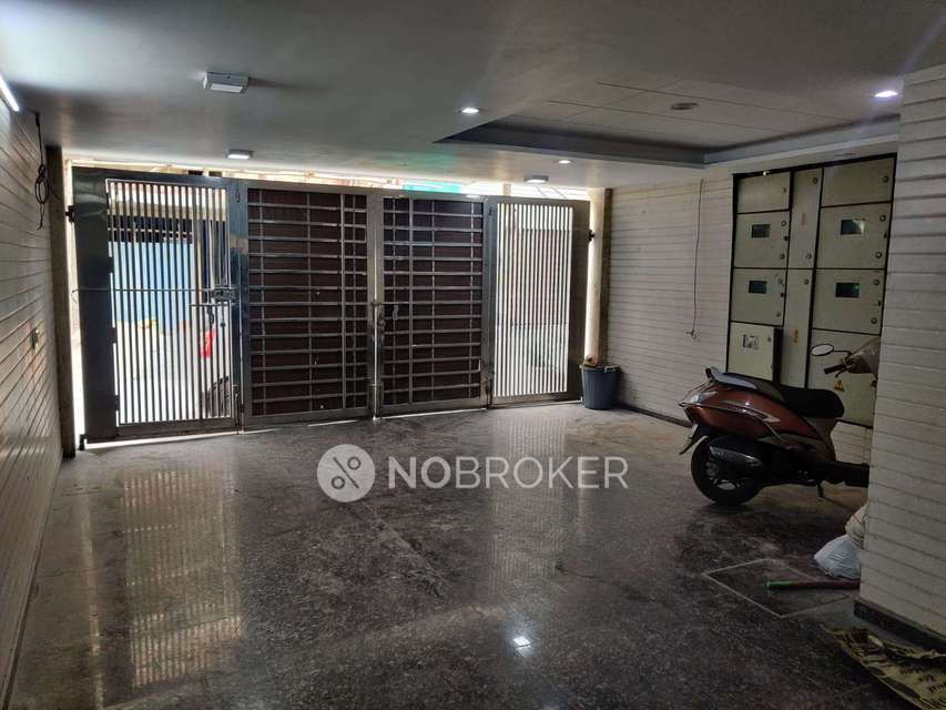 4+ BHK Flat For Sale  In Rohini