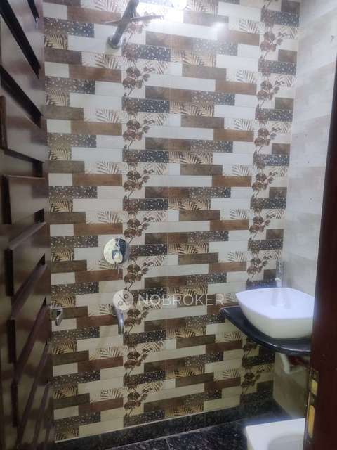 4+ BHK Flat For Sale  In Rohini