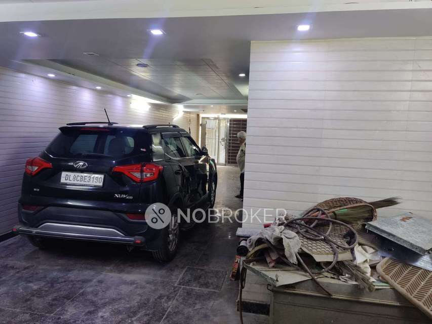 4+ BHK Flat For Sale  In Rohini