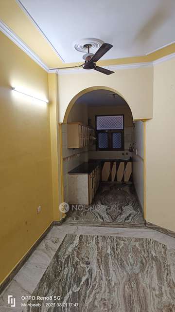 2 BHK Flat In Bk 2 Block,shalimar Bagh For Sale  In Shalimar Bagh Kali Bari Mandir