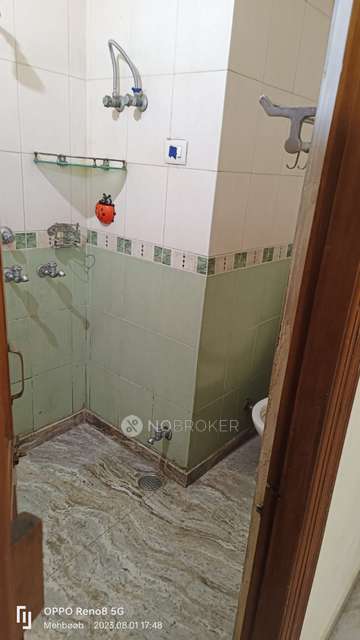 2 BHK Flat In Bk 2 Block,shalimar Bagh For Sale  In Shalimar Bagh Kali Bari Mandir