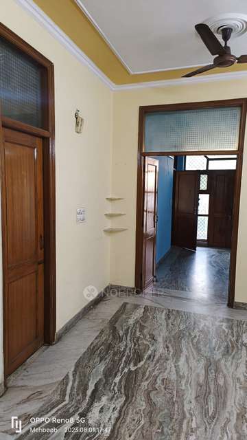 2 BHK Flat In Bk 2 Block,shalimar Bagh For Sale  In Shalimar Bagh Kali Bari Mandir