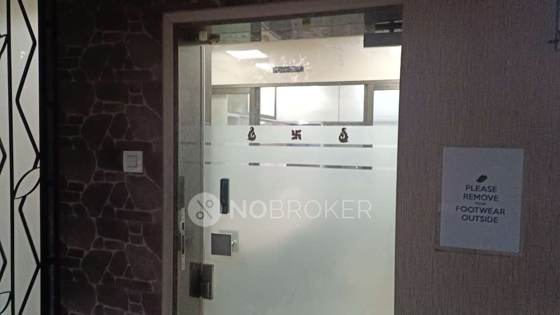 1 RK Flat For Sale  In Mulund West