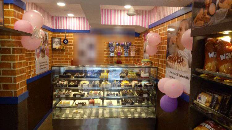 Shop in Mahalaxmi Station, Mumbai for Rent 