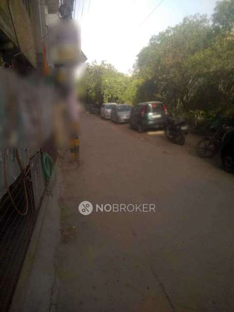 4 BHK Flat In Standalone Building  For Sale  In Janakpuri