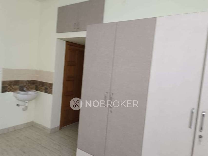 2 BHK Flat In S.r.manzil for Rent  In 13th Street