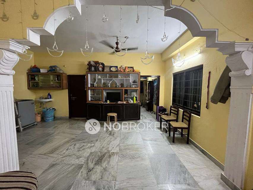 2 BHK Flat In Gayathri Sharada Nilayam For Sale  In Kukatpally