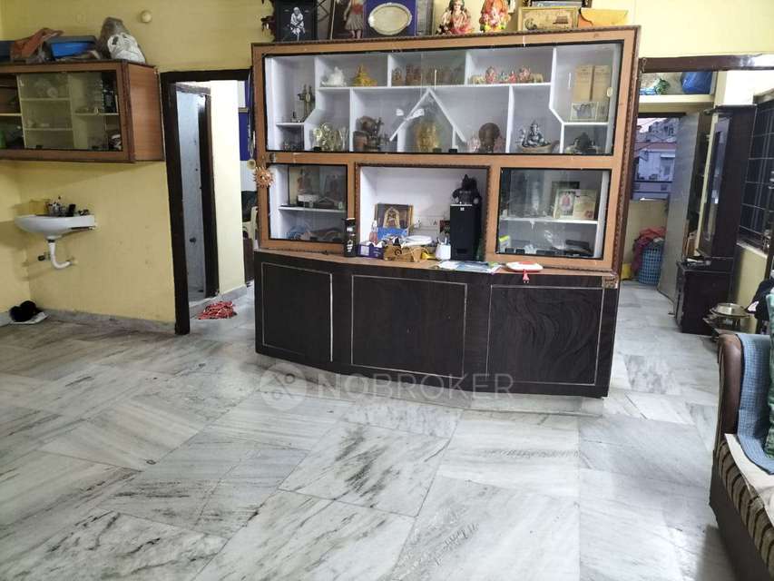 2 BHK Flat In Gayathri Sharada Nilayam For Sale  In Kukatpally