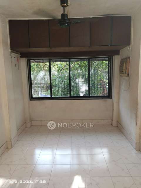 1 BHK Flat In Veena Sadan Chs For Sale  In Mulund West