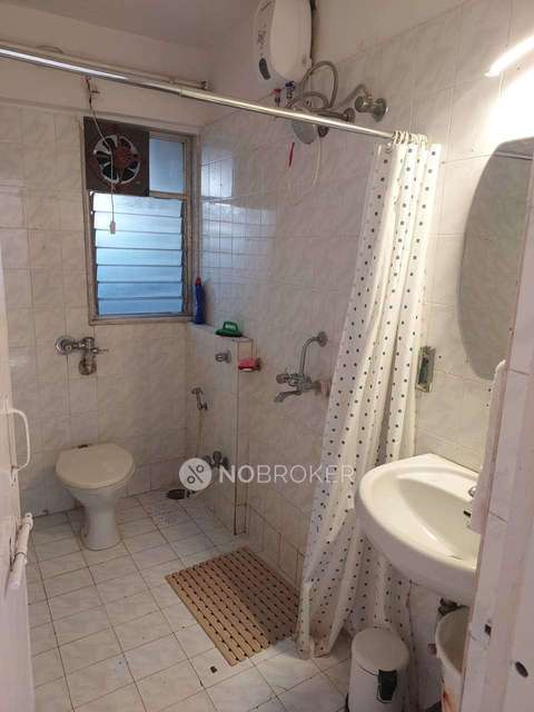 2 BHK Flat In Lloyds Estate, Antop Hill For Sale  In Wadala East