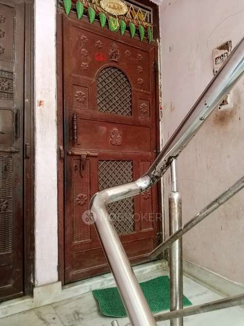 3 BHK Flat In Om Shanti Apartment For Sale  In Narela Mandi