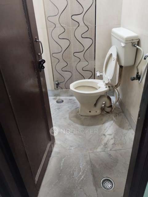 3 BHK Flat In Om Shanti Apartment For Sale  In Narela Mandi