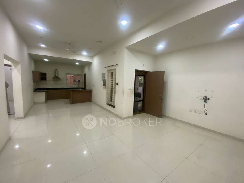 2 BHK Flat In Standalone Building  for Rent  In Madipakkam