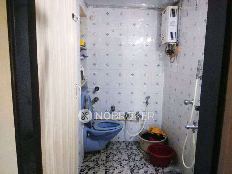 2 BHK Flat In Dheeraj Presidency  For Sale  In Kandivali West