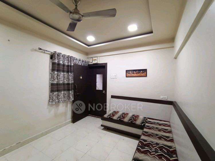 2 BHK Flat In Venkatesh Heights For Sale  In Guruwar Peth