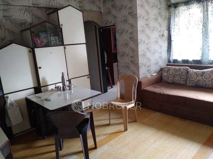 1 BHK Flat In Madhu Manisha Chs For Sale  In Santacruz East