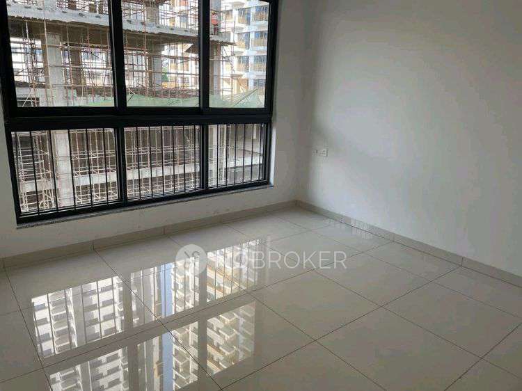 2 BHK Flat In Amanora Gold Towers For Sale  In Pune