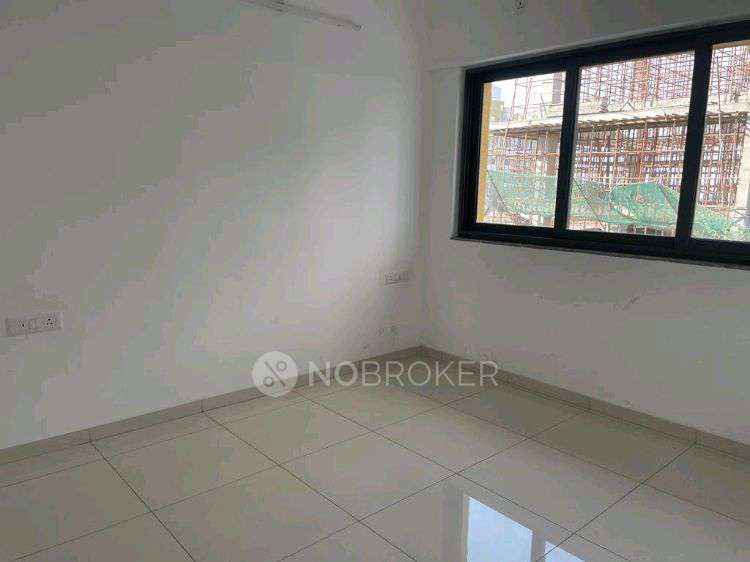 2 BHK Flat In Amanora Gold Towers For Sale  In Pune