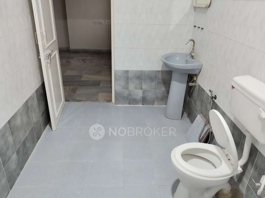 2 BHK Flat In Umbrella Classic For Sale  In Himayatnagar